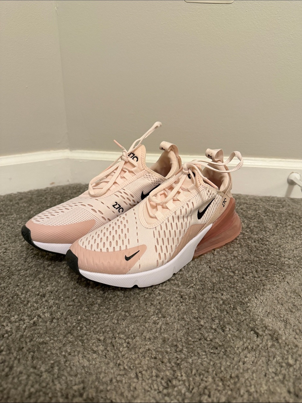 Nike Women’s Air Max 270 in Pink